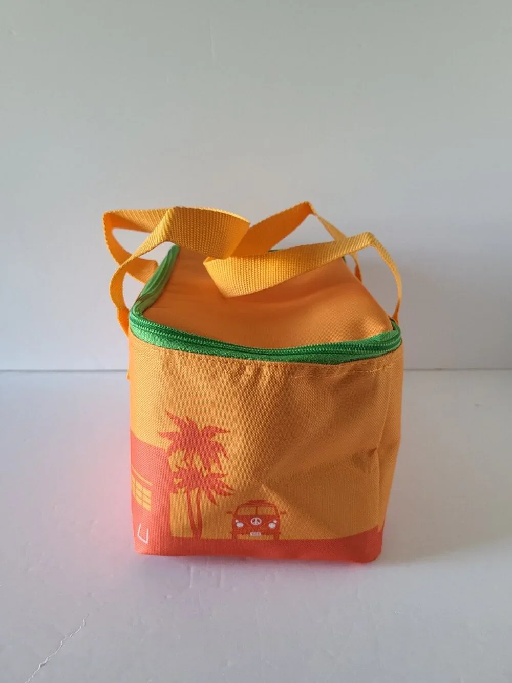 TRADER JOE'S MINI INSULATED TOTE BAG SUMMER FUN COLLECTION- LIMITED EDITION 2026 - Picture 6 of 8